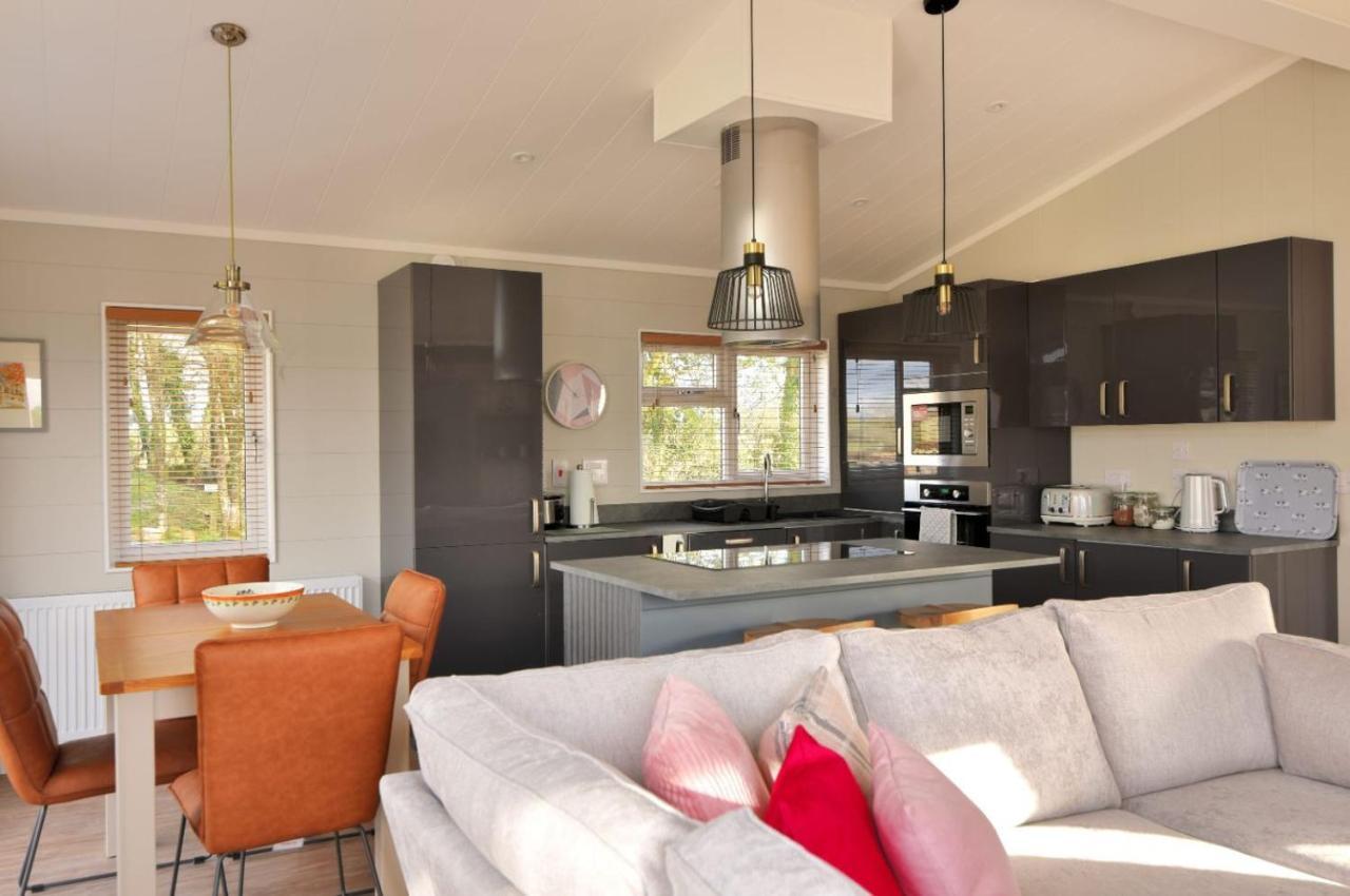 Hazelwood 4 Pinewood Retreat Villa Лайм Риджис Екстериор снимка