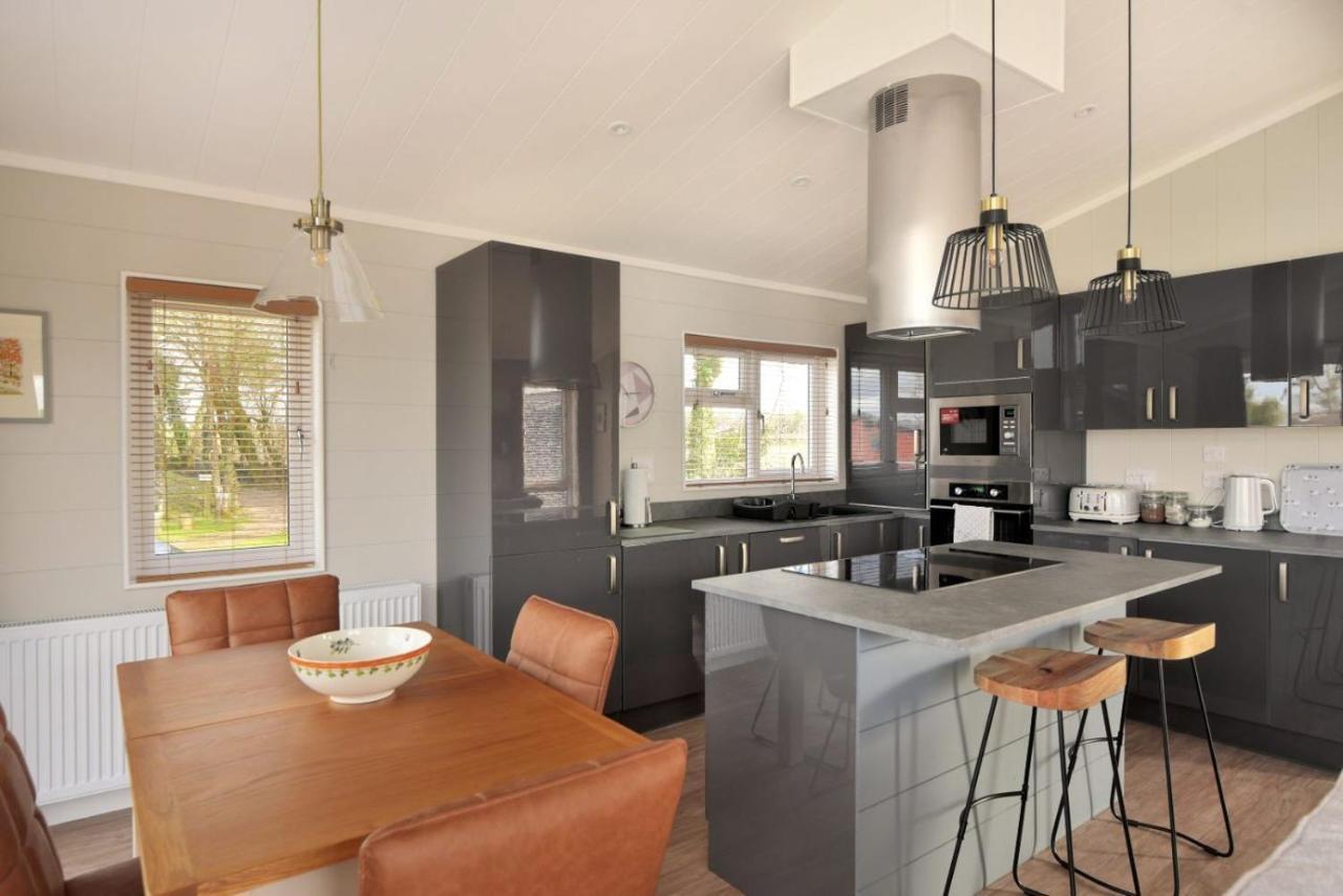 Hazelwood 4 Pinewood Retreat Villa Лайм Риджис Екстериор снимка