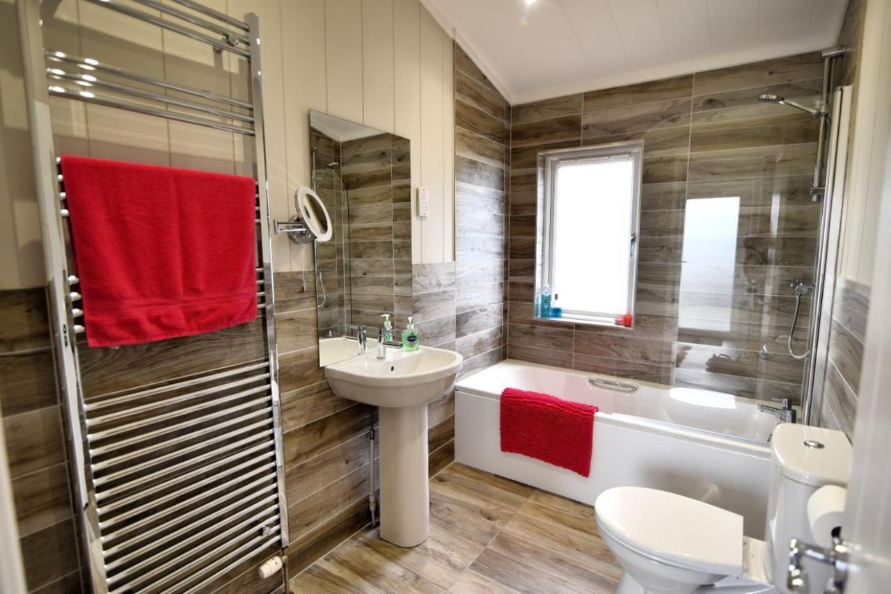 Hazelwood 4 Pinewood Retreat Villa Лайм Риджис Екстериор снимка